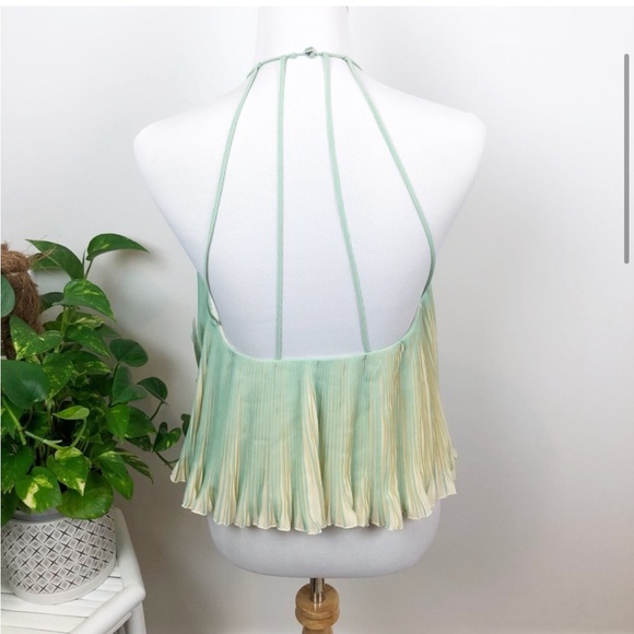 BRAND NEW Urban Outfitters Flowy Open Back Top - Picture 4 of 7